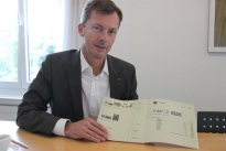 100 Jahre am Markt behauptet